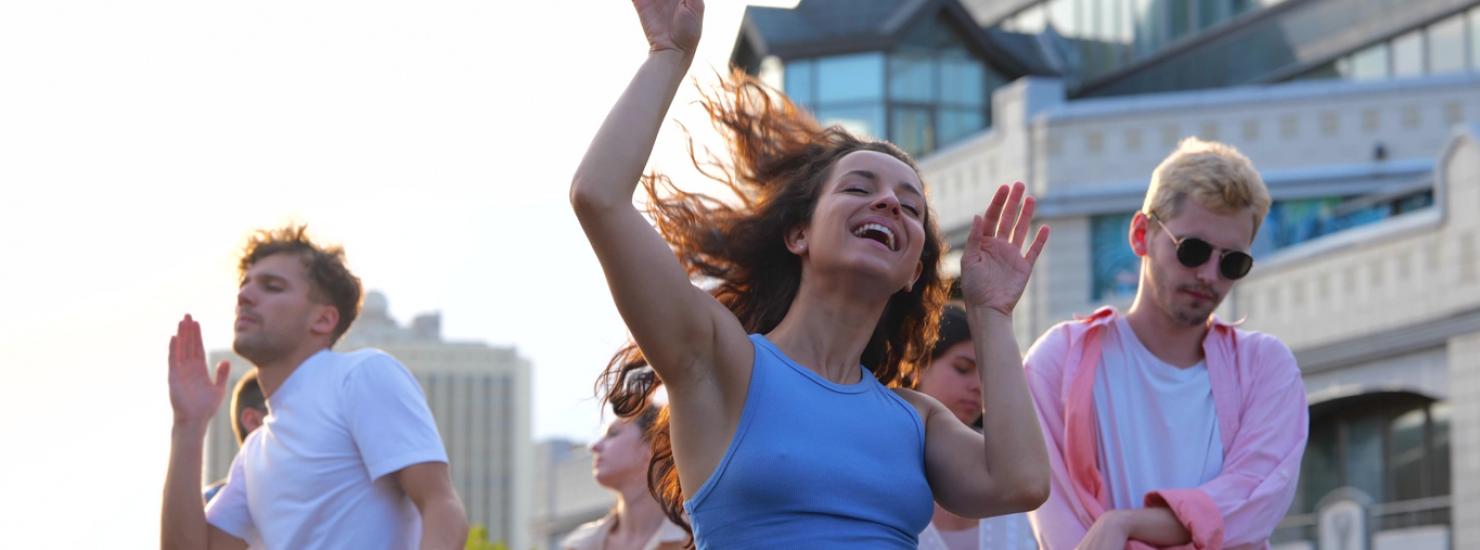 dag journée dans danse muziek musique licentie licence Unisono Sabam organiseren organiser inspiratie inspiration workshop flashmob beweging mouvement school école